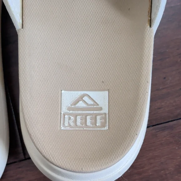 Reef Cream Double Strap Sandals - Picture 4 of 10